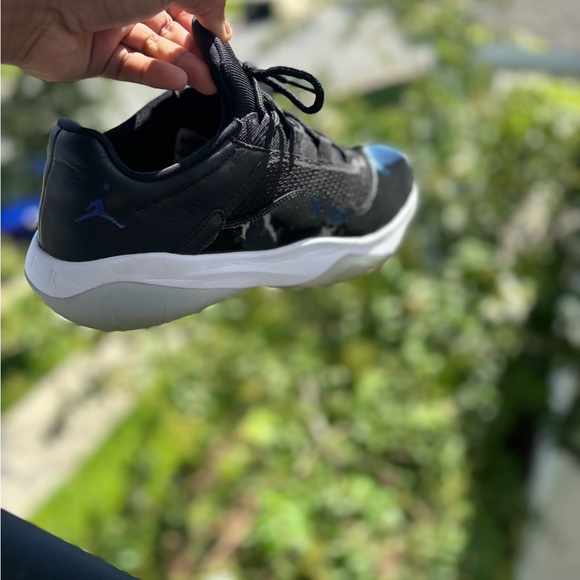 2022 Air Jordan 11 CMFT Low “Space Jam” - Picture 11 of 14